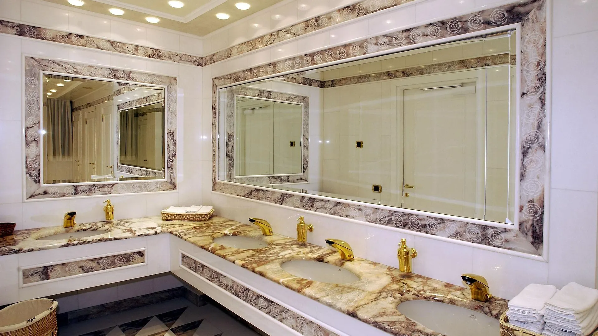 בולוניה Royal Hotel Carlton