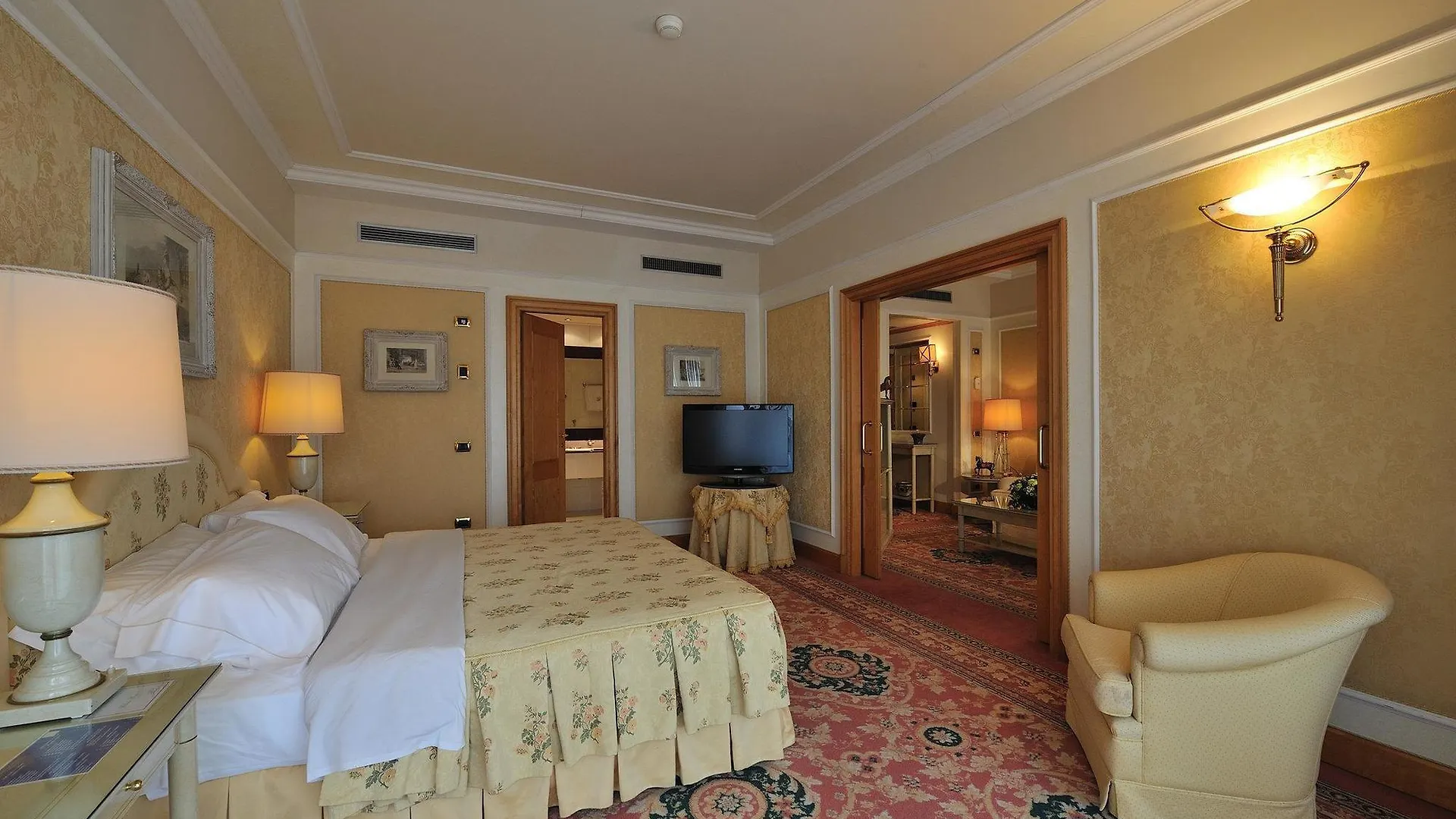 בולוניה Royal Hotel Carlton