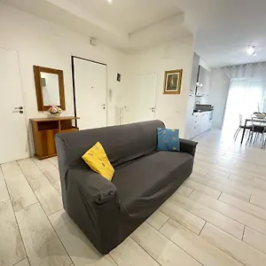 yayas-house.hotelinveneto.com/