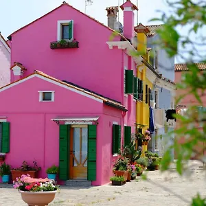 Night Galleria - Bed & Art In - The Pink House Italy