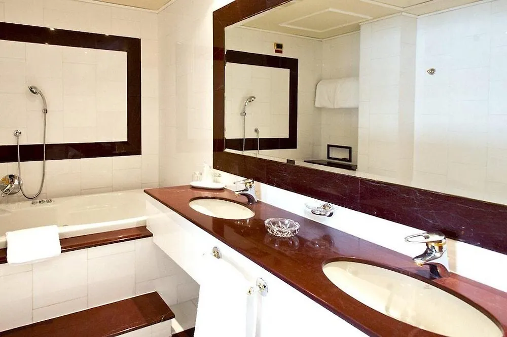 בולוניה Royal Hotel Carlton